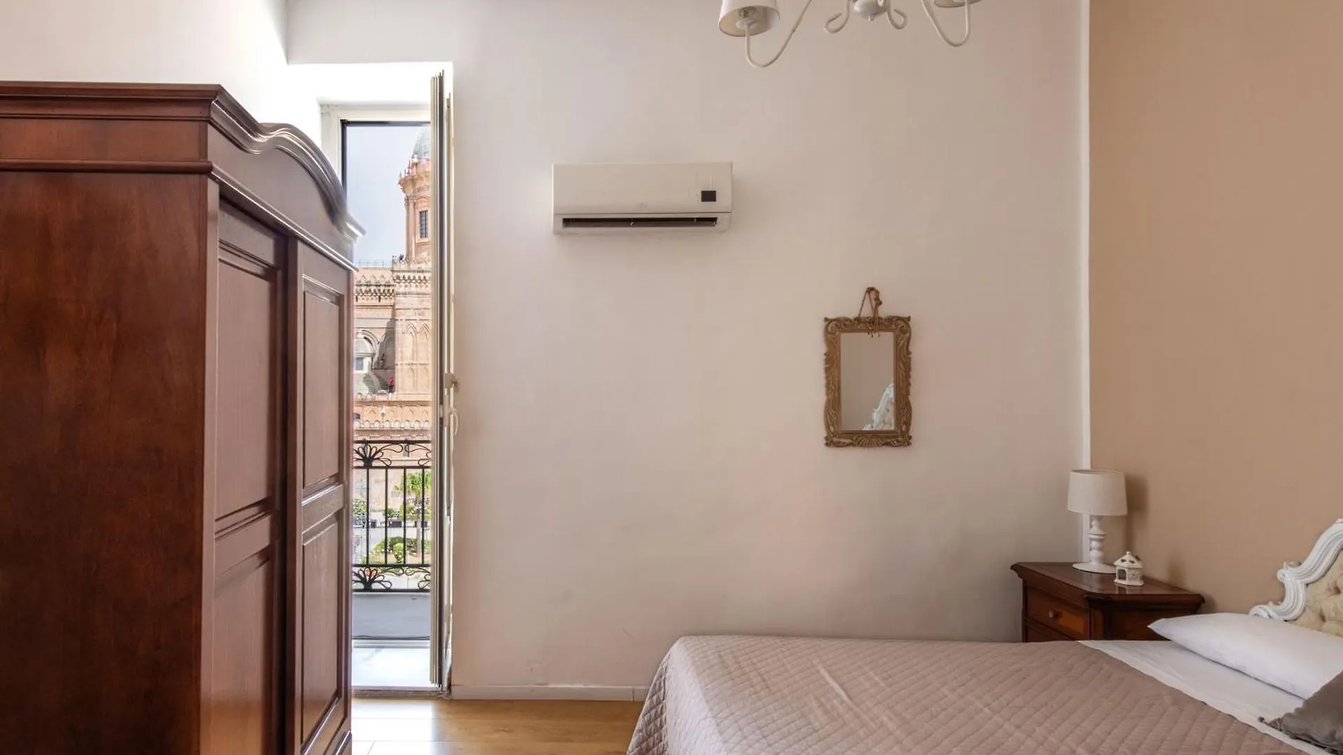 Cathedral View Apartments Palermo 0*,  Italy